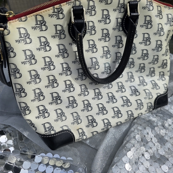 Dooney & Bourke 1975 Logo Satchel Cream Black Red Interior Shoulder Bag - Picture 8 of 14